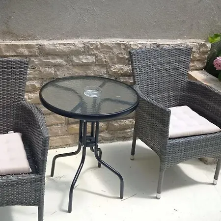 Gregovica &t 2 Apartment *